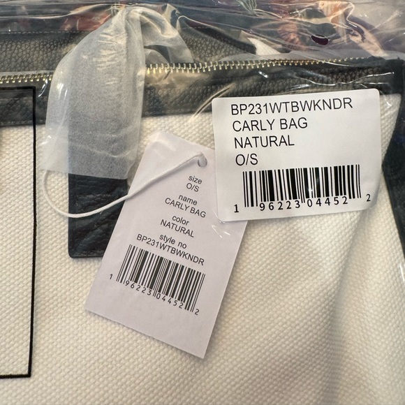 Walter Baker Day Tripper NWT Carly Bag Natural White Canvas • Vegan Leather Tote - Picture 5 of 6